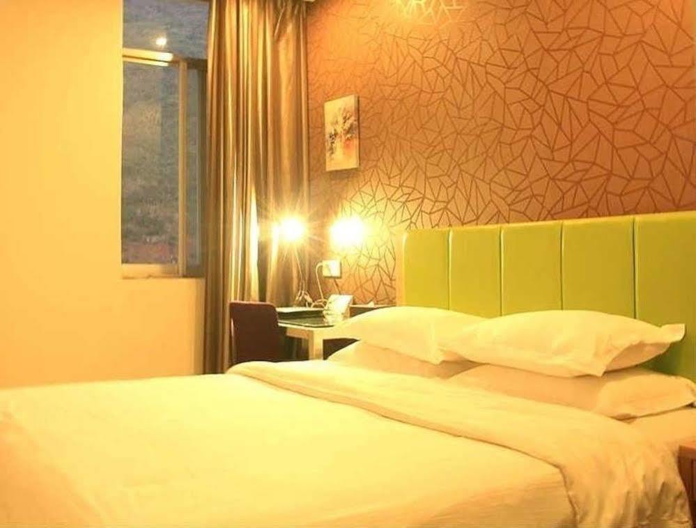 Yangshuo Harbour View Hotel Buitenkant foto