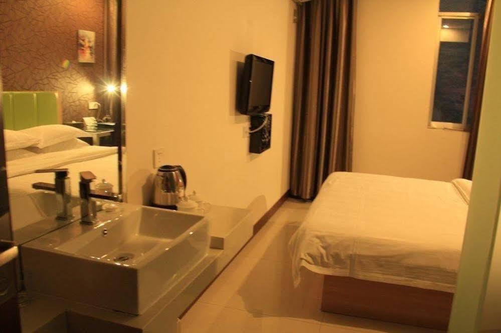 Yangshuo Harbour View Hotel Buitenkant foto